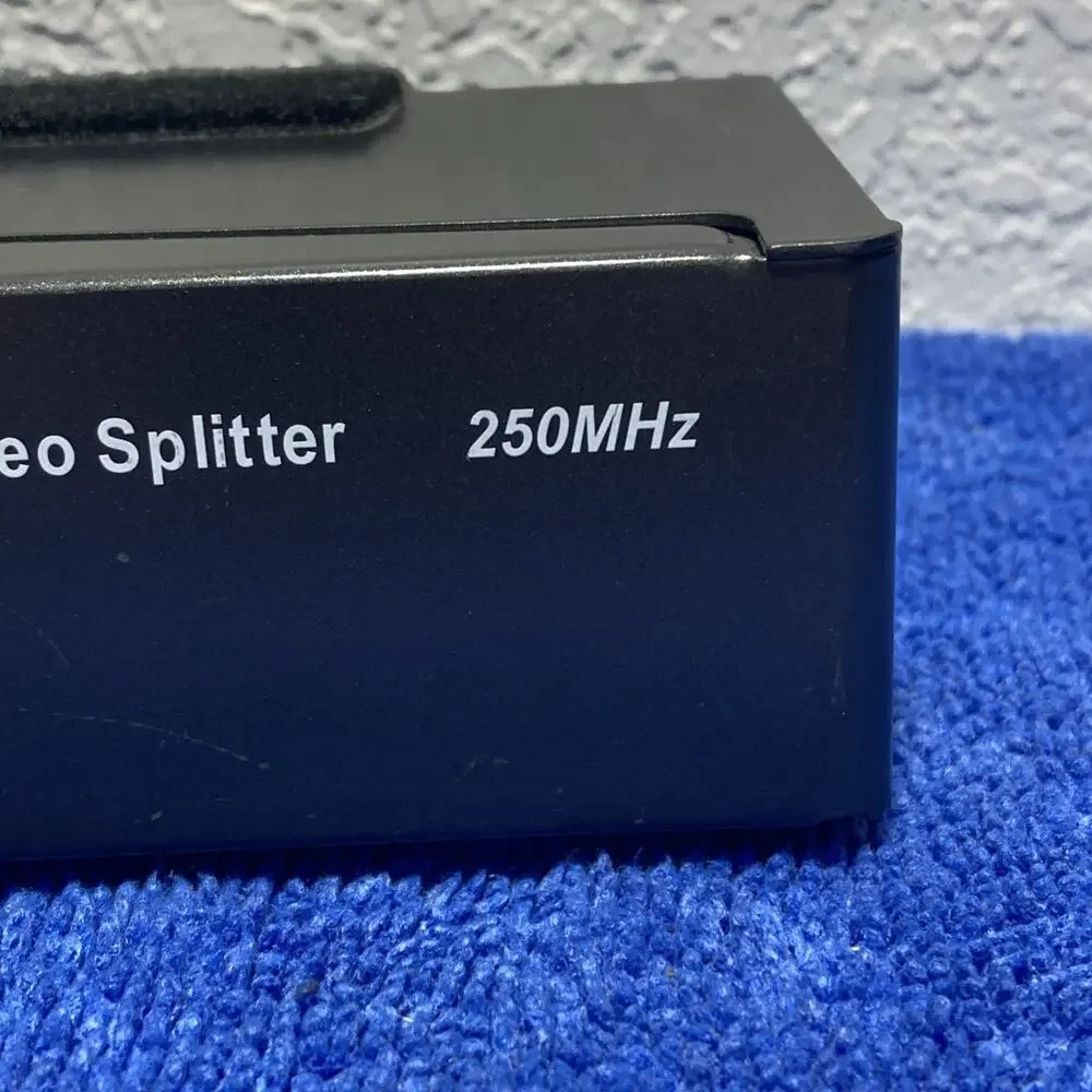 ConnectGear 4 Port Video Splitter CG25VS4, 250MHz